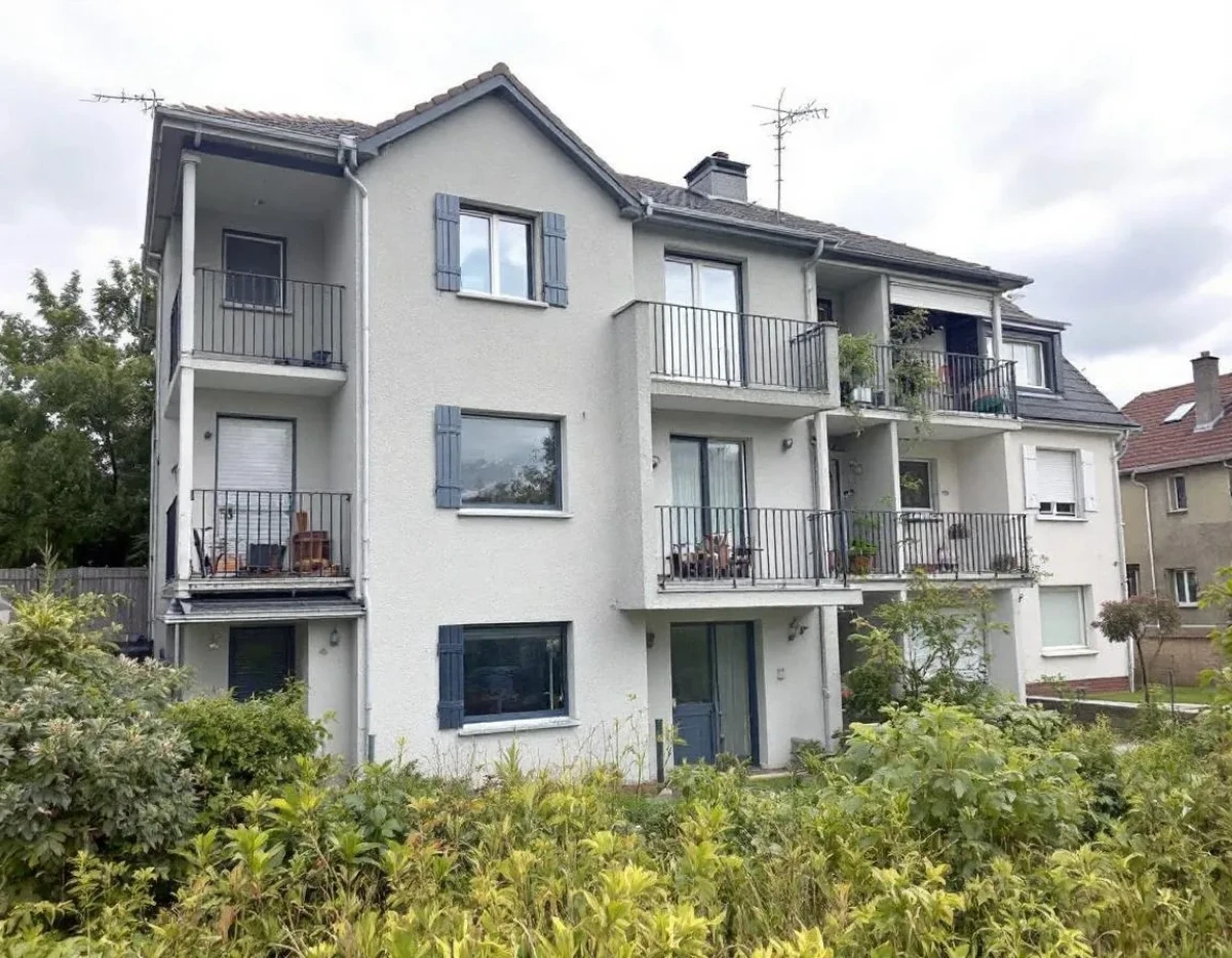 Quand l'Immobilier Rencontre le Fisc : Clés pour Éviter les Pièges de la Location Meublée en 2025
